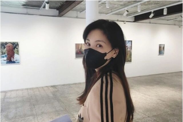 고소영 아디다스 x 구찌 자켓과 코디한 찐애정템 10만원대 발편한 운동화는 뉴발란스
