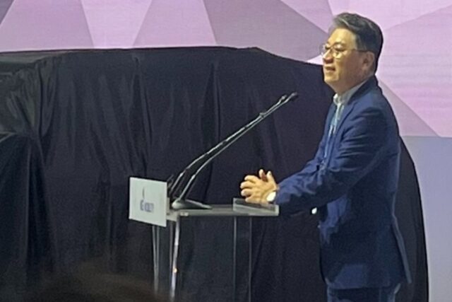 쌍용차에서 KG모빌리티로…곽재선 회장 “박수받는 기업 되겠다”[2023서울모빌리티쇼]