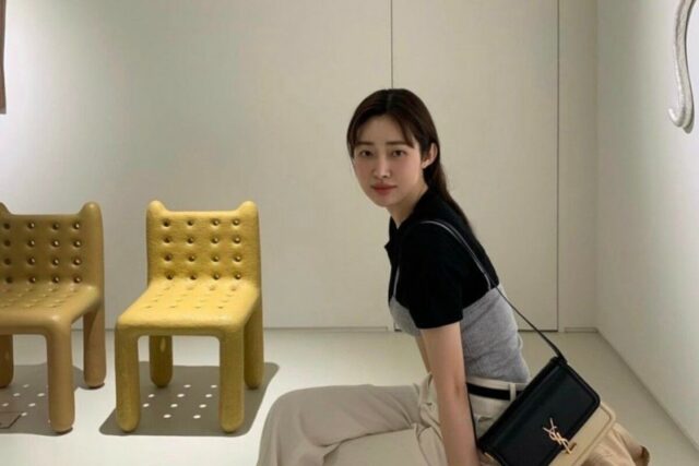 미니멀룩 장인 차정원 생로랑 미디엄 사첼백
