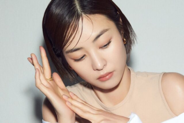 [★화보] 이연희, 단발병 유발하는 90년대 커리어우먼룩