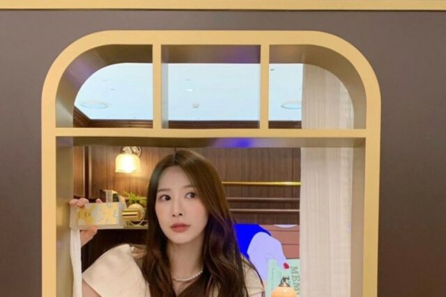 이나연 비에이유바이브라이드앤유 원피스 러블리 여친룩