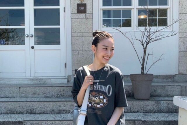장희령 레이브스튜디오 티셔츠 꾸안꾸 스트릿룩