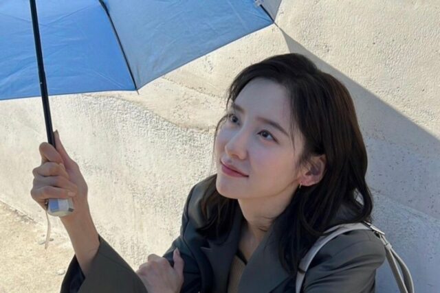 박지현 루즈앤라운지 크로스백 클래식 미니멀룩