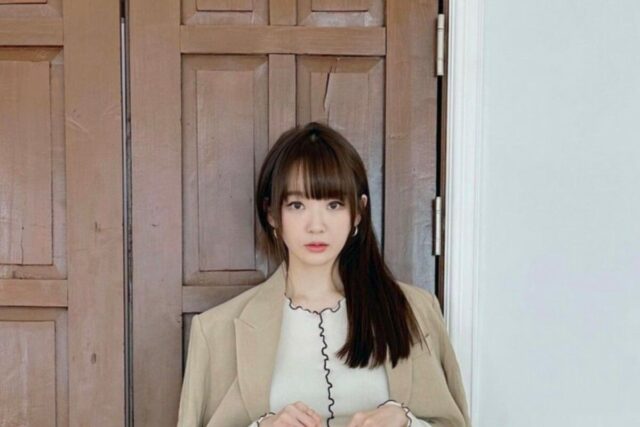 강민경 롱샴 가방 클래식한 봄 코디 여성 버킷백 추천