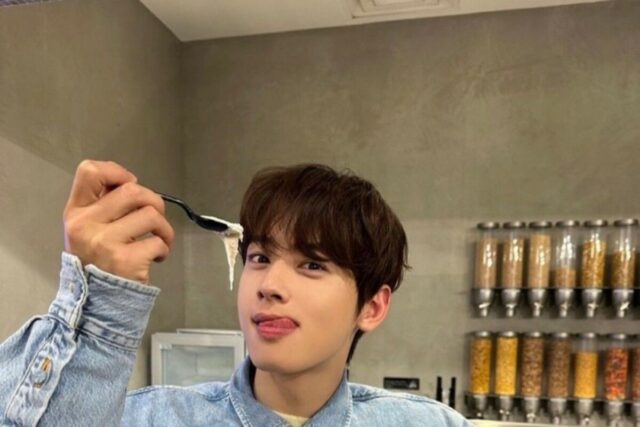 차은우 아크네스튜디오 데님셔츠 남친룩