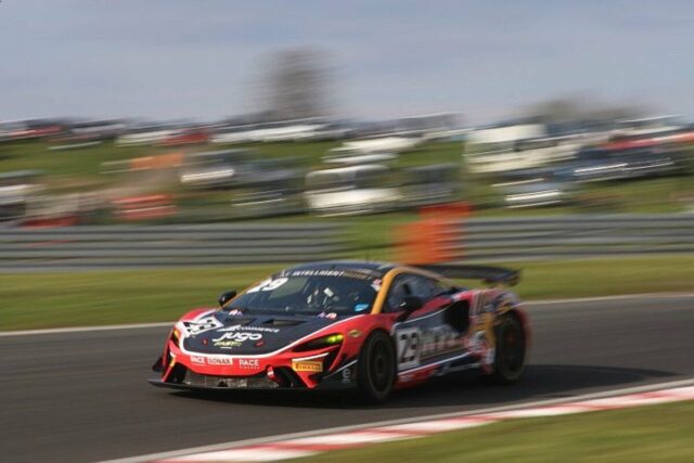 맥라렌 아투라 GT4, ‘영국 GT 챔피언십’ 시즌 개막전에서 포디엄 석권