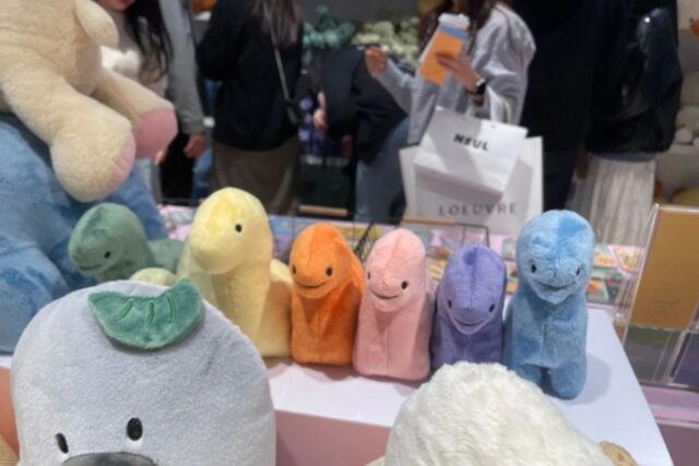 더현대 우주먼지X마일드무무 팝업스토어 귀여운건 못참지