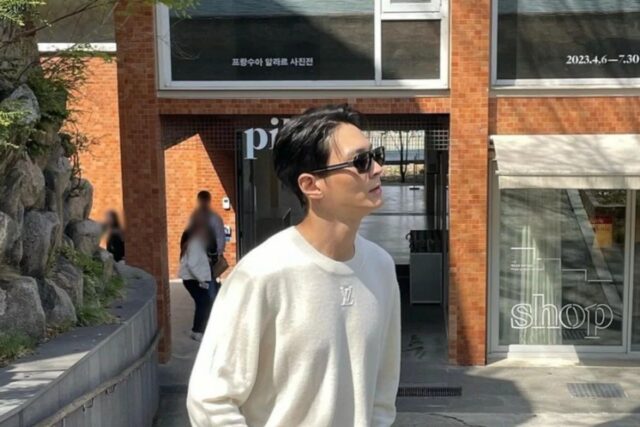 주원 루이비통 니트 팬츠 남성미 넘치는 남친룩
