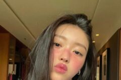오마이걸 유아 루에브르 니트 페미닌룩 여성니트 추천