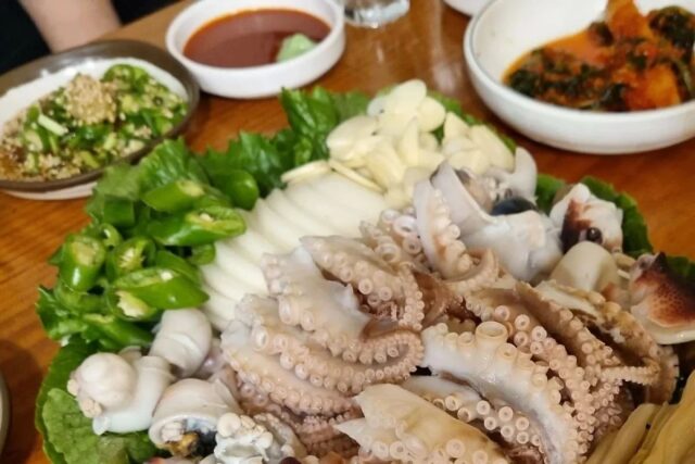 제철 맞은 바다의 보약, 봄 주꾸미 맛집 5곳