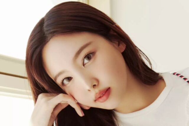 나연 화보, 데님으로 캐주얼부터 힙한 패션까지