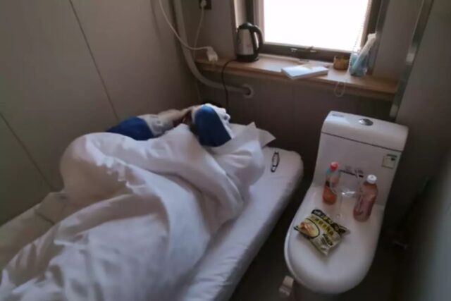 ‘침대 옆에 변기가…’ 세상에서 가장 작은 호텔은 어디