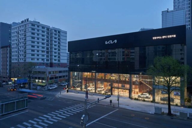 기아, 인천 플래그십 스토어 개관…”차량 관람·시승·구매·서비스·체험을 동시에”