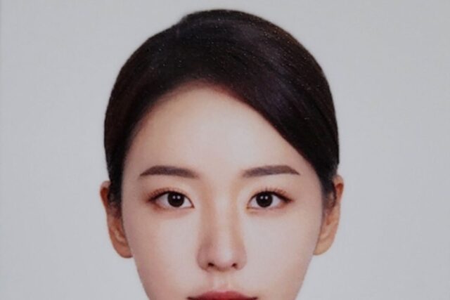 역대급 여권사진으로 자연미인 인증한 연예인