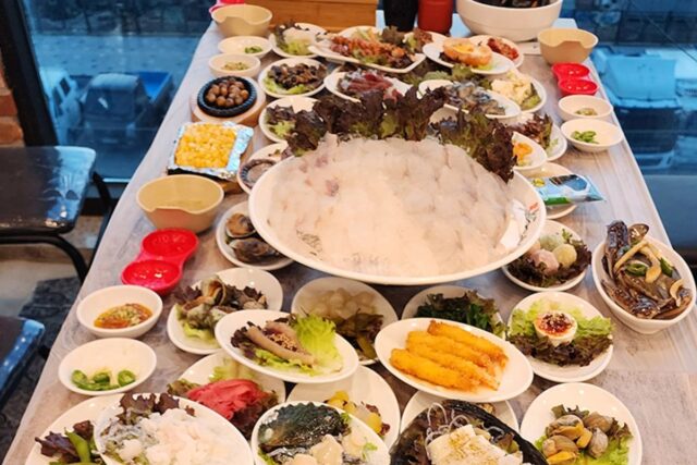 기분 좋은 연안부두 60첩 반상 가격