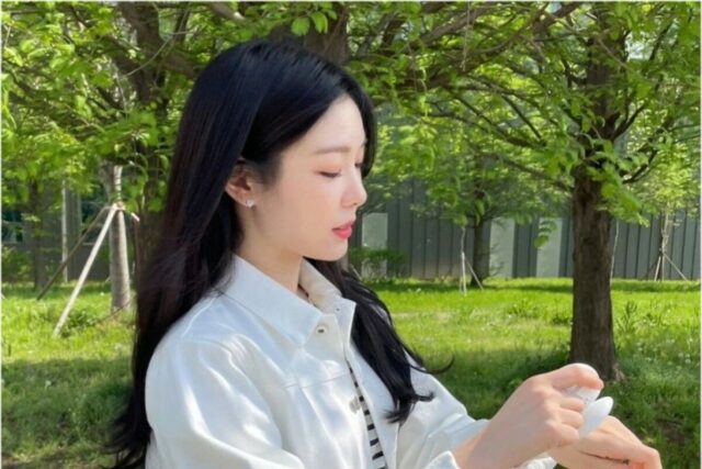 김연아 화이트 데님자켓 데일리룩 + 디올 르 밤 핸드크림