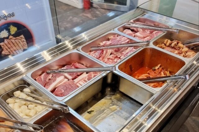 [부평 맛집] 갓성비 숯불구이 무한리필 ‘고기싸롱’ 삼겹살-양념 돼지갈비