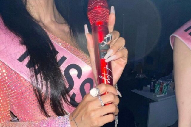 이효리 인스타그램 옷 미디 원피스 브랜드 셀프포트레이트 파티룩 패션