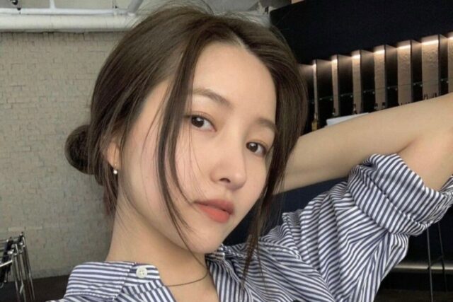 여자친구 소원 꼼데가르송 셔츠 클래식 캐주얼해