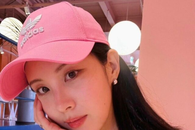 서현 티셔츠 가방 모자 핑크 깔맞춤룩 여신강림