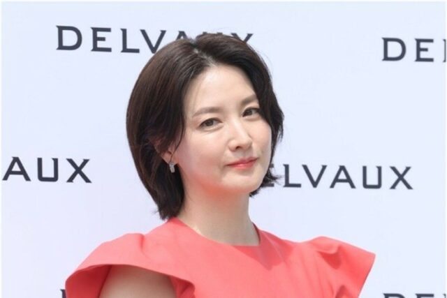 스텔스 럭셔리 명품가방 델보 행사장 이영애 옷 원피스 패션 정보
