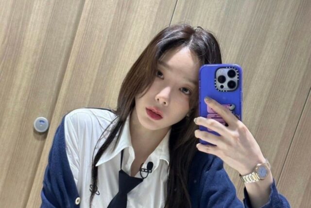 동안외모 폭발, 폼미친 태연 스쿨룩 스타일링 ZIP.