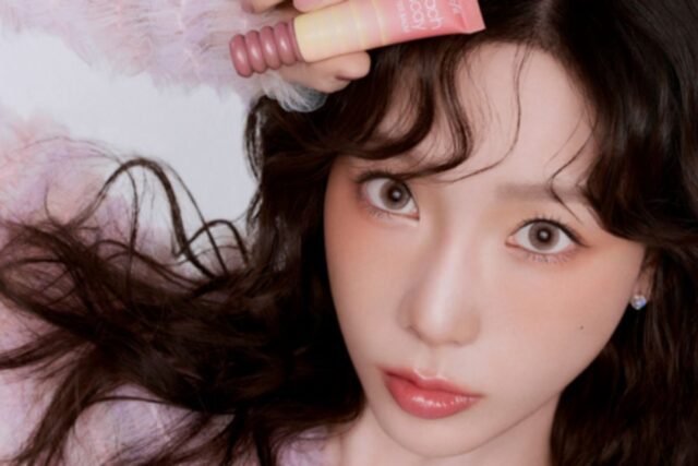 태연, 파스텔톤+촉촉한 립으로 여름 메이크업 완성