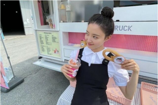이세영 인스타 화이트 블라우스 미니원피스 패션 20대 하객룩 추천