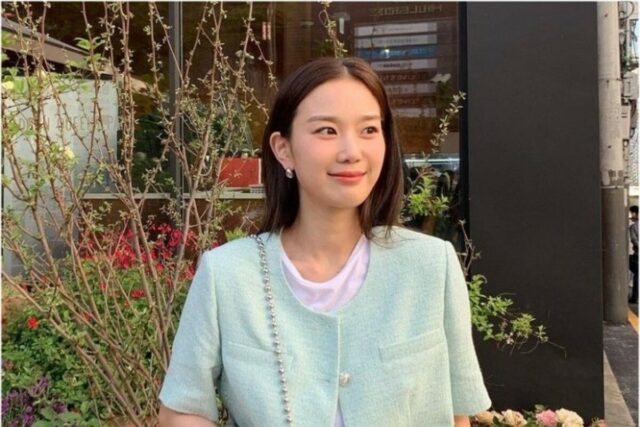 장희령 오피스룩 추천 10만원대 반팔 트위드 자켓 사복 패션