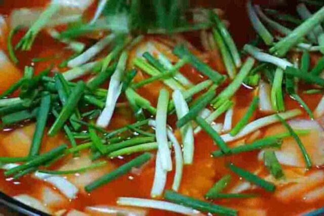 제목: 나박김치 맛있게 담그는법: 전통과 맛의 조화