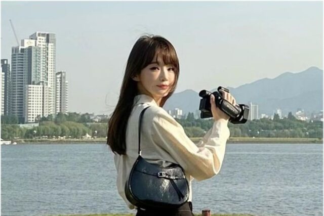 강민경 사복 패션 뮬 운동화 브랜드는 오니츠카타이거