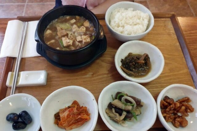 엄마밥같은 따뜻한 한끼, 노량진 행복한밥상 다녀옴.
