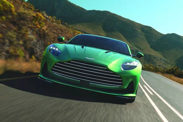 애스턴마틴 DB12 데뷔…”더 강력해진 680마력 V8 엔진 탑재”