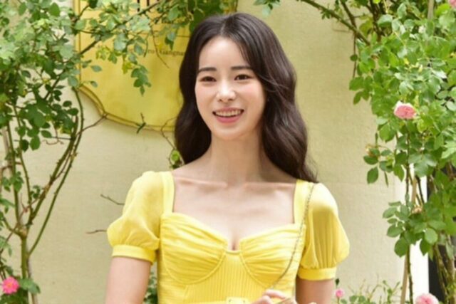 상큼 그잡채..! 임지연 셀프포트레이트 샛노란 원피스 데이트룩 추천