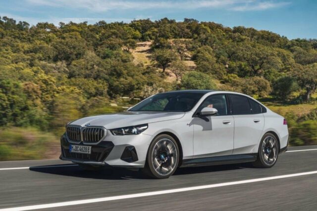 친환경과 디지털 혁신 담은 BMW 8세대 프리미엄 비즈니스 세단 뉴 5시리즈 최초 공개