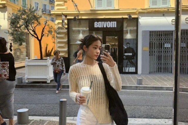 노윤서 여행룩의 정석 니트 팬츠 가격은?