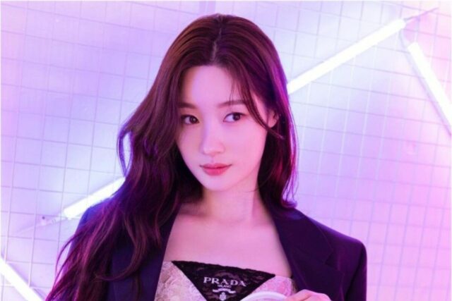 정채연 신상 프라다 가방 갤러리아 사피아노 스페셜 에디션 백 가격은?