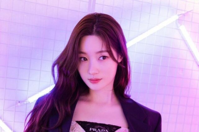 이쁘다고 난리 난 정채연 프라다 가방 드레스 가격은?