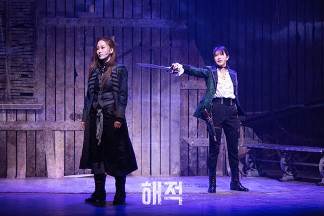 보물을 향한 낭만의 모험… 거친 바다를 떠도는 ‘해적’