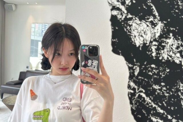 트와이스 나연 10만원대 키치한 반팔티 어디꺼?