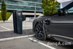 BMW ‘뉴 750e x드라이브’ 출시… 최대 60km 전기 주행한다