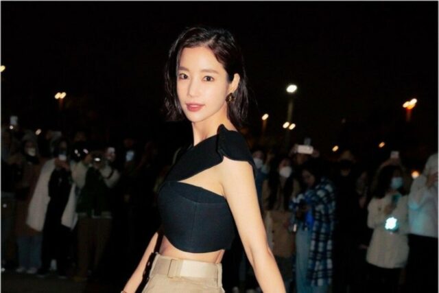 기은세 루이비통 잠수교 패션쇼 신상 모노그램 클러치 가방 가격은?