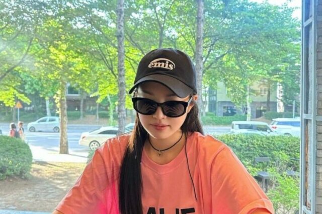 류이서 러블리 데일리룩 애즈이프캘리 티셔츠 가격은?