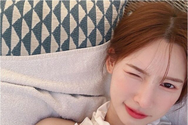 이나연 하와이 리조트룩 샤넬 러플 수영복 가격은?