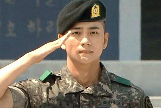 ‘우영우’ 대박났는데도 광고 하나 찍고 입대했던 배우, 여기서 포착됐다