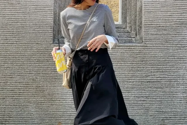 20~24도옷차림 린컴퍼니 케이엘(KL) 봄 오피스룩 김소영패션 단가라 티셔츠, 플리츠 스커트 후기