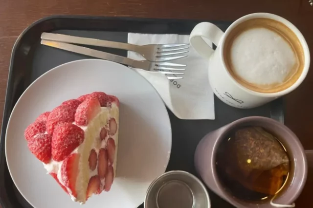 구디 G밸리 한적한 카페 고마워케이크 더블딸기생크림케이크