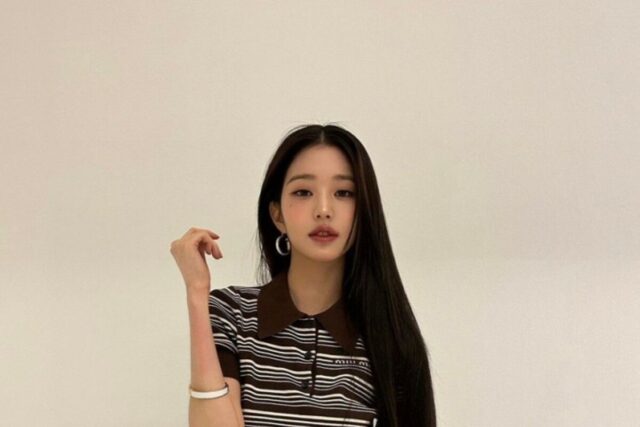 장원영 미우미우 크롭니트 가방 사랑스러운 여친룩으로 딱!