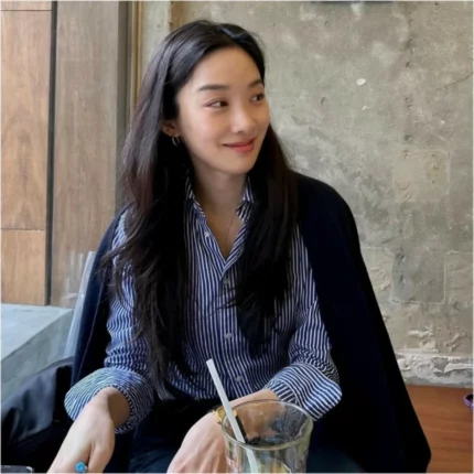 이청아 폴로랄프로렌 셔츠로 완성한 미니멀룩
