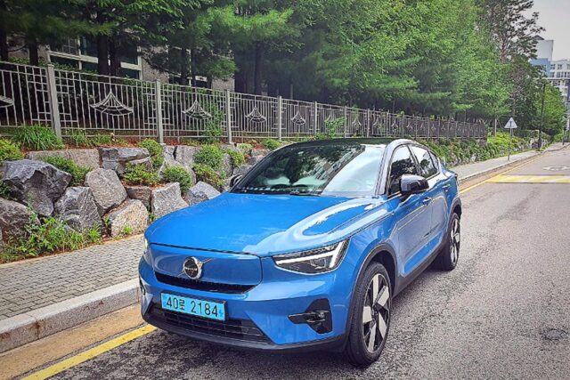 [시승기]볼보 전동화 EX 모델의 첨병,전기SUV C40 리차지로 순수전기차를 그리다